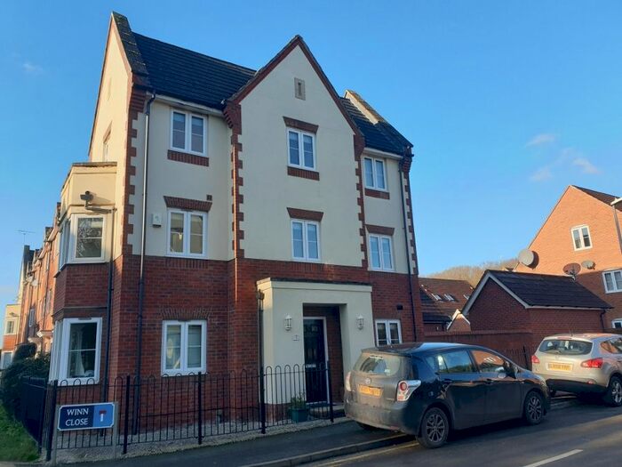 5 Bedroom Semi-Detached House To Rent In Winn Close, Kenilworth, CV8