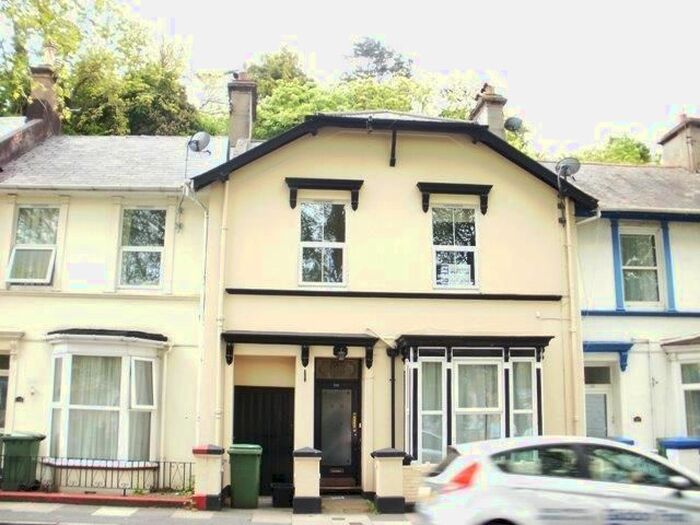 Studio To Rent In Lymington Road, Torquay, Devon, TQ1