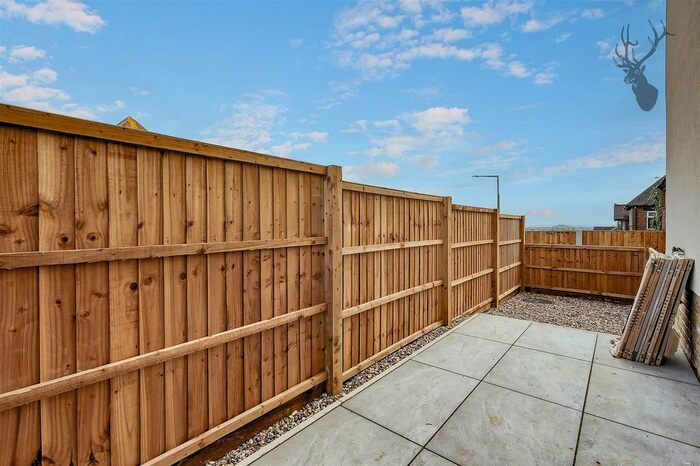 1 Bedroom Flat For Sale In Crossways, Manor Road, Chigwell, IG7