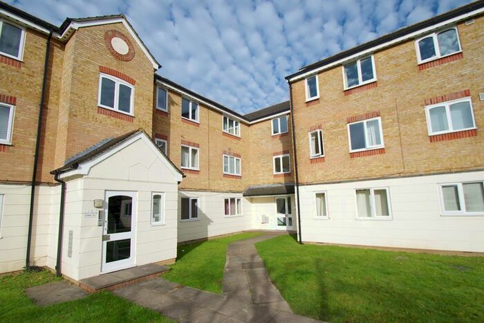 1 Bedroom Flat To Rent In Islay House, Scammell Way, Watford, WD18