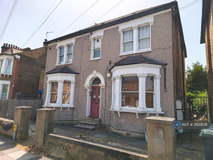 2 Bedroom Flat To Rent In Catford, London, SE6