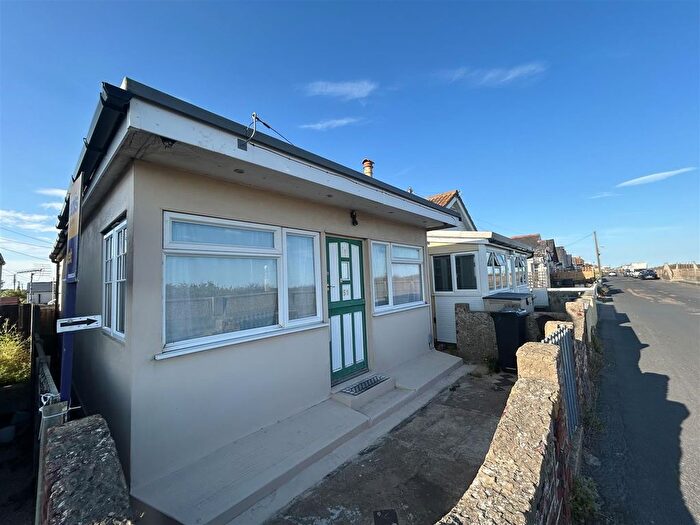 2 Bedroom Detached Bungalow To Rent In Brooklands, Jaywick, Clacton-On-Sea, CO15