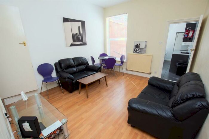 4 Bedroom House To Rent In Dawlish Road, Birmingham, B29