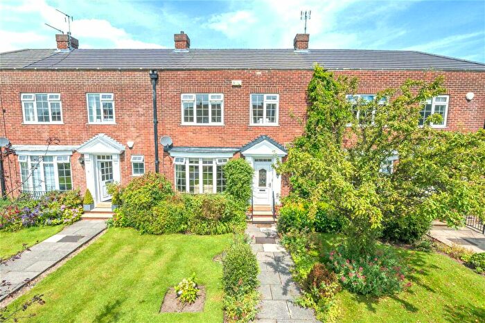 3 Bedroom House For Sale In Sandmoor Mews, Alwoodley, Leeds, West Yorkshire, LS17
