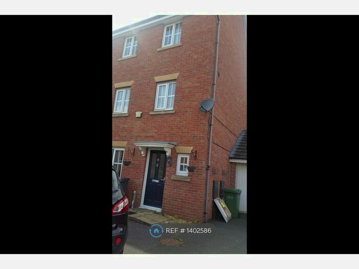 5 Bedroom Semi-Detached House To Rent In Laxton Grove, Solihull, B91
