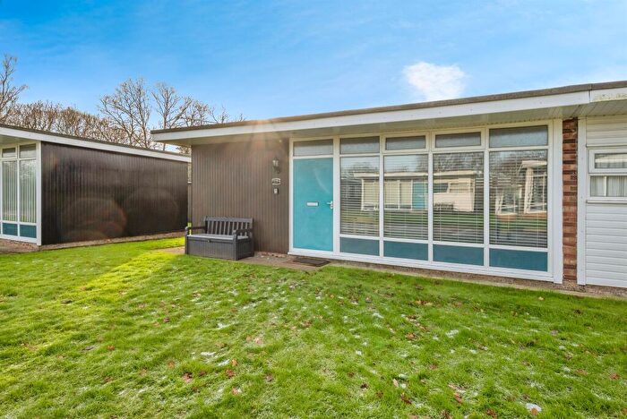 2 Bedroom Lodge For Sale In Broadside Chalet Park, Stalham, Norwich, NR12