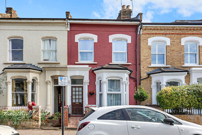 3 Bedroom Terraced House For Sale In Dynevor Road, London, N16