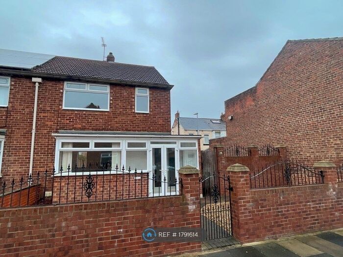 3 Bedroom Semi-Detached House To Rent In Topcliffe Street, Hartlepool, TS26