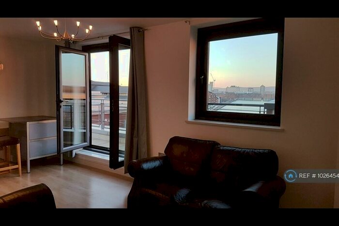 2 Bedroom Flat To Rent In Galleon Way, Cardiff, CF10