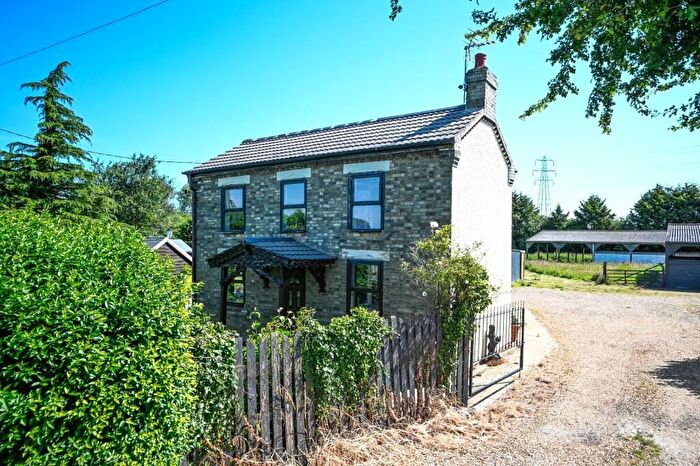 3 Bedroom Detached House For Sale In Redmoor Bank, Elm, Wisbech, Cambridgeshire, PE14
