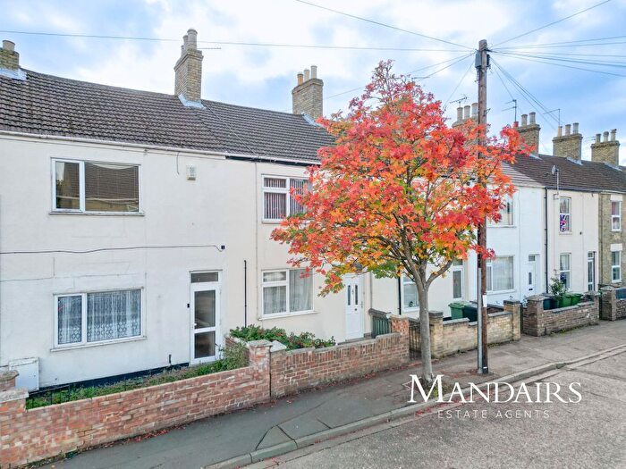 3 Bedroom Terraced House To Rent In Queens Walk, Woodston, Peterborough, PE2