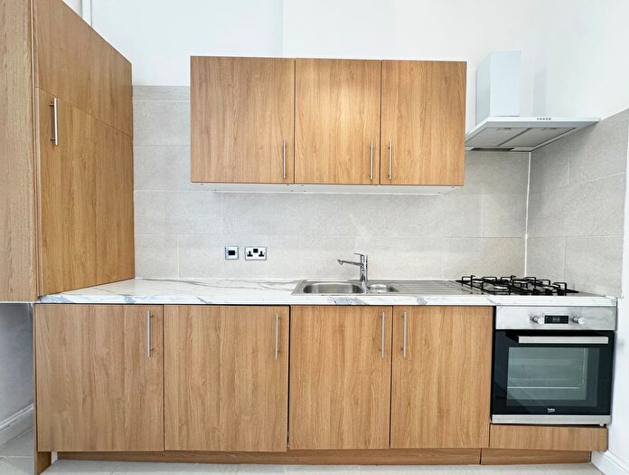 1 Bedroom Flat To Rent In Nevern Square, London, SW5