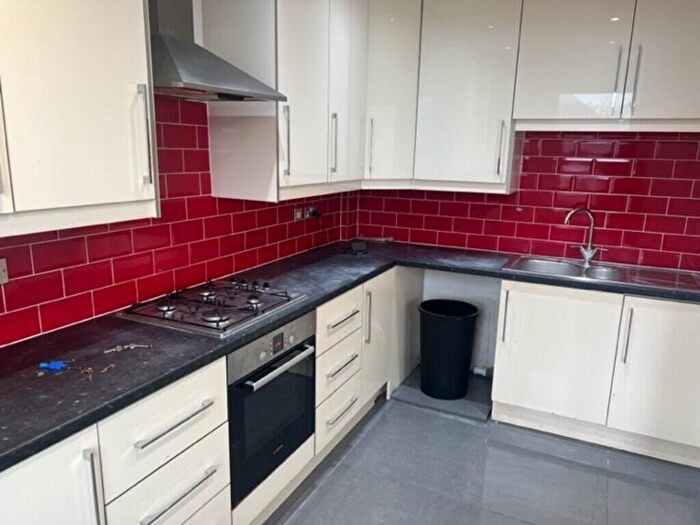2 Bedroom Flat To Rent In Pinner Road, North Harrow, HA2