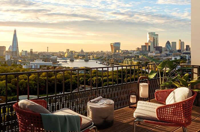 2 Bedroom Flat For Sale In Surrey Quays Road, London, SE16