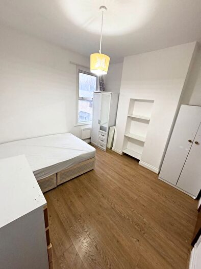 1 Bedroom Flat To Rent In Lyndhurst Road, London, N22