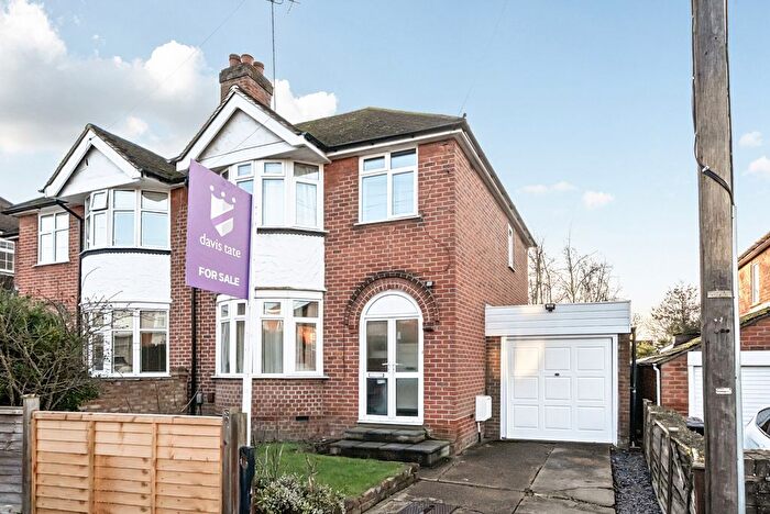 3 Bedroom Semi Detached House For Sale In Eastcourt Avenue, Earley, Reading, Berkshire, RG6