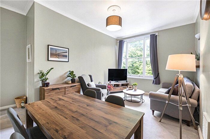 2 Bedroom Flat For Sale In Upper Richmond Road, Putney, SW15