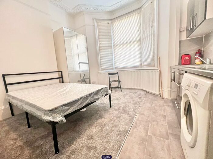 Studio To Rent In Umfreville Road, London, N4