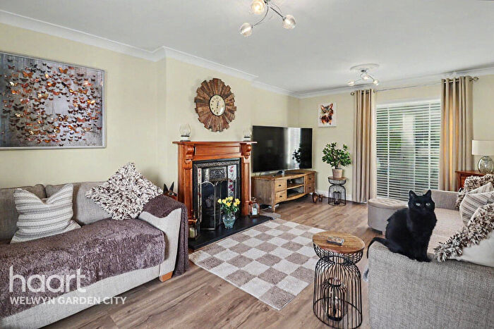 3 Bedroom Terraced House For Sale In Knightsfield, Welwyn Garden City, AL8
