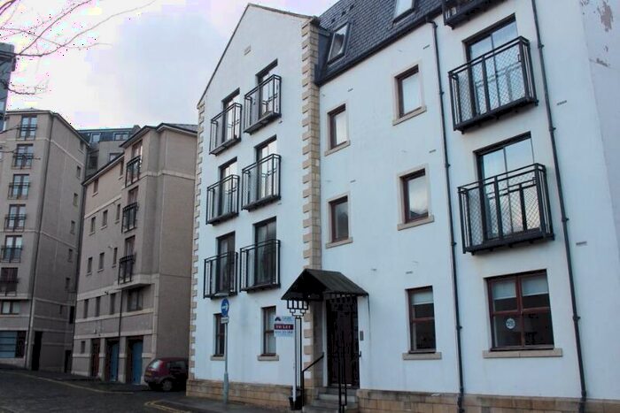 2 Bedroom Flat To Rent In West Silvermills Lane, Stockbridge, Edinburgh, EH3