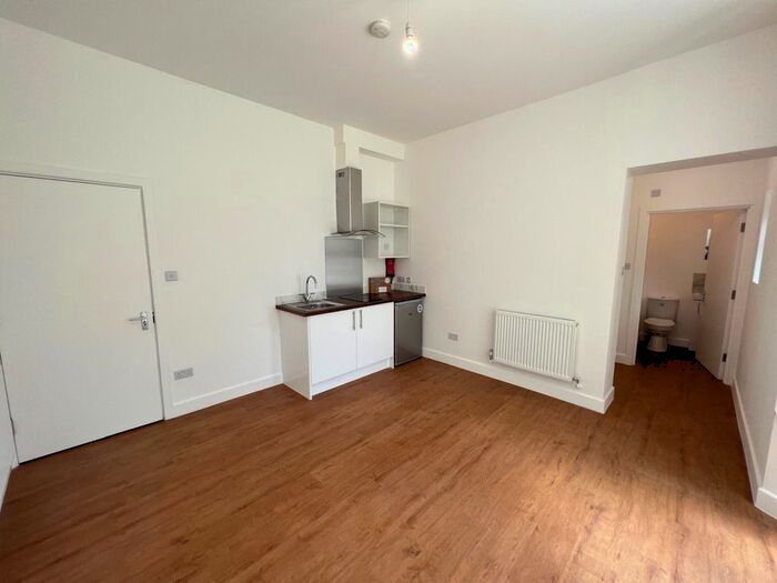 1 Bedroom Studio To Rent In Kingston Road, Teddington, TW11