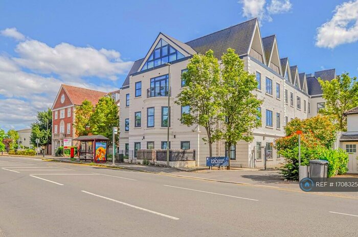 1 Bedroom Flat To Rent In Bridge Road, Chertsey, KT16