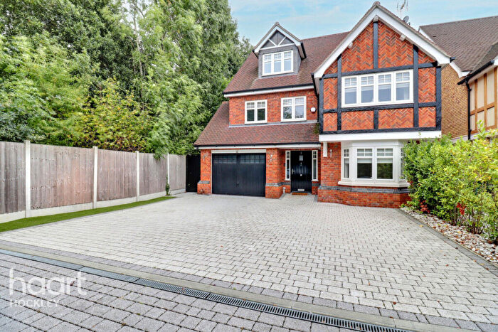 5 Bedroom Detached House For Sale In Church Road, Hockley, SS5