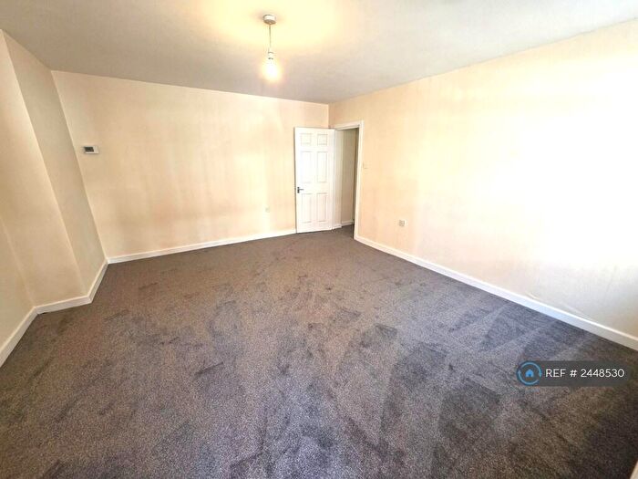 1 Bedroom Flat To Rent In Bear Tree Street, Parkgate, Rotherham, S62