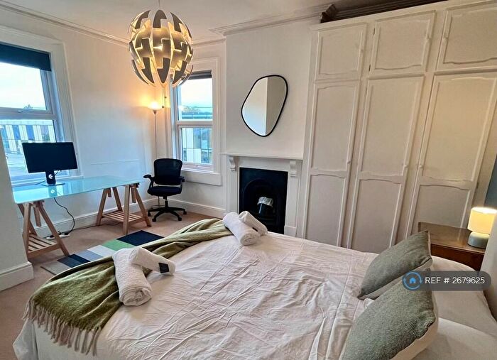 2 Bedroom Flat To Rent In Station Road, Bath, BA1