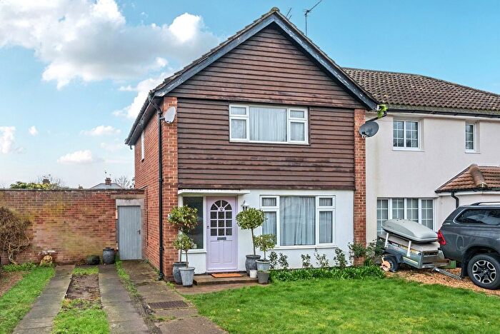 2 Bedroom Semi Detached House For Sale In Farm Road, Esher, KT10