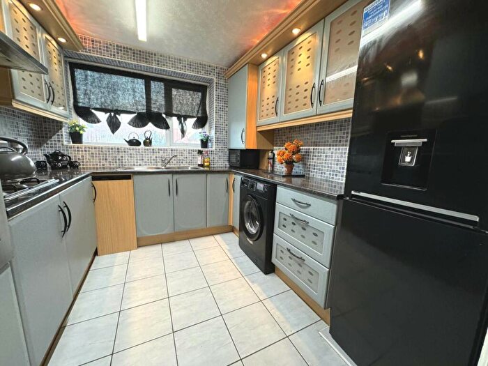 2 Bedroom Flat For Sale In Crescent Court, Promenade, Blackpool, FY4