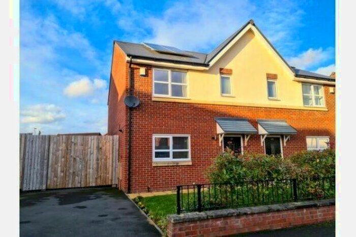 3 Bedroom Property To Rent In Gabriel Close, Manchester, M12