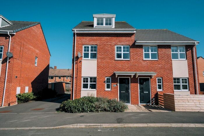 3 Bedroom Town House To Rent In Letchworth Drive, Stockton-On-Tees, Durham, TS19