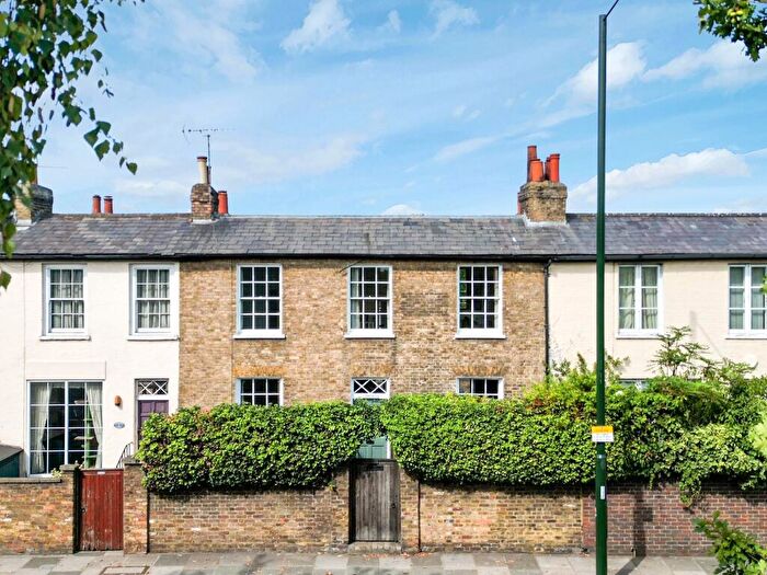 5 Bedroom House For Sale In Hampton Court Road, East Molesey, KT8