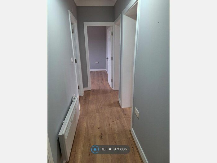 2 Bedroom Flat To Rent In The Vale, London, W3