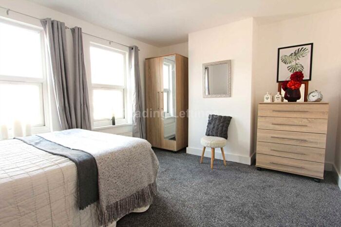 6 Bedroom Terraced House To Rent In St Edwards Road, Reading, RG6