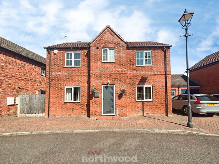 4 Bedroom Detached House For Sale In Lord Porter Ave, Stainforth, Doncaster, DN7