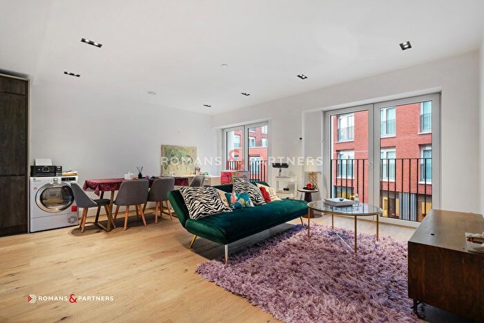 1 Bedroom Flat For Sale In Keybridge Tower, Nine Elms, SW8