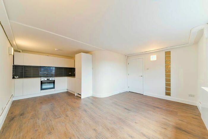 1 Bedroom Flat To Rent In Canonbury Heights, London, N1