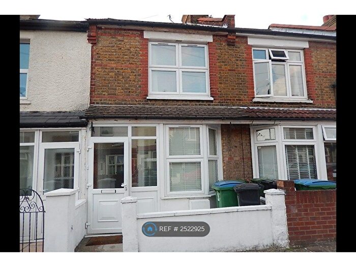 2 Bedroom Terraced House To Rent In Chester Road, Watford, WD18