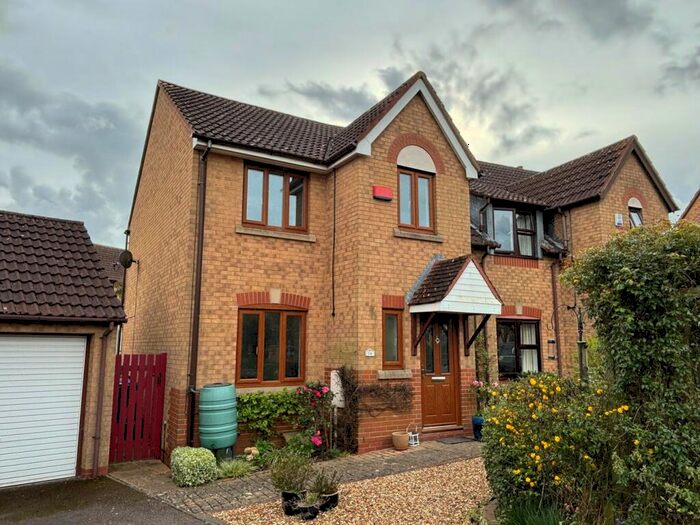 3 Bedroom Detached House To Rent In Tunbridge Grove, Kents Hill, Milton Keynes, MK7