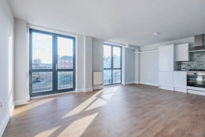 1 Bedroom Flat To Rent In Rotherhithe Old Road, London, SE16