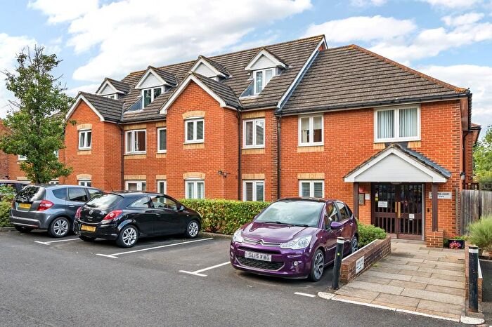 1 Bedroom Retirement Property To Rent In Willow Road, Aylesbury, HP19