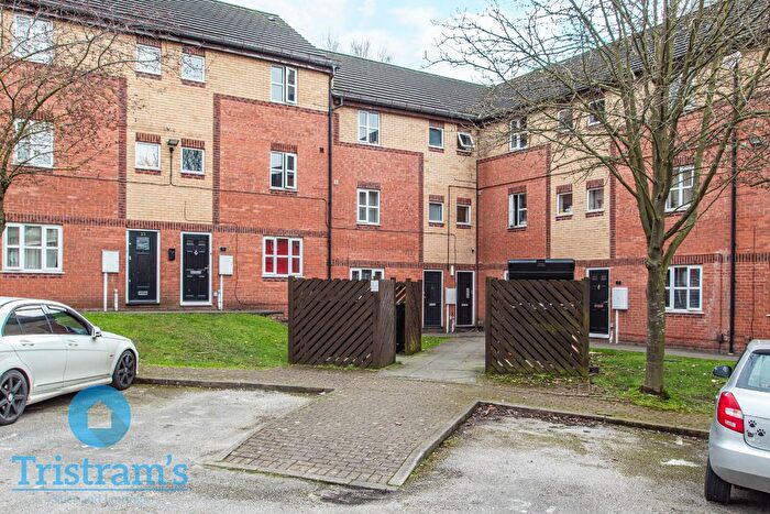 4 Bedroom Flat For Sale In Denison Court, Nottingham, NG7