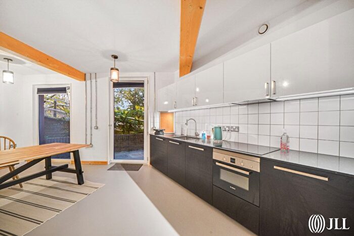 2 Bedroom Flat To Rent In Blaker Road, London, E15