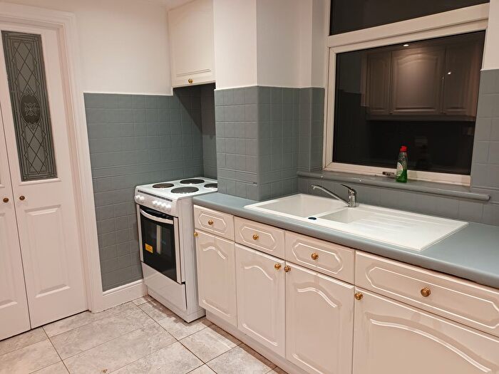 3 Bedroom Semi-Detached House To Rent In Brook Avenue, Dagenham, Dagenham, RM10