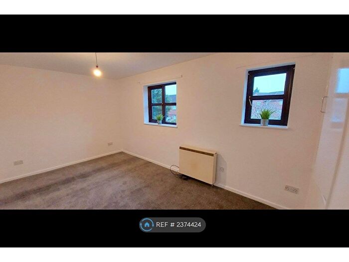 1 Bedroom Flat To Rent In Woodford End, Chadsmoor, Cannock, WS11