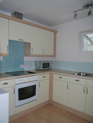 1 Bedroom Flat To Rent In Gloucester Square, Bethnal Green, E2