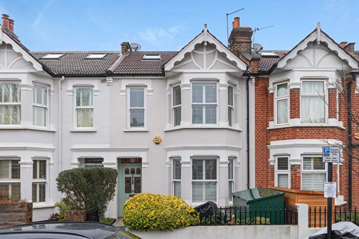 4 Bedroom Terraced House For Sale In Drayton Gardens, London, W13