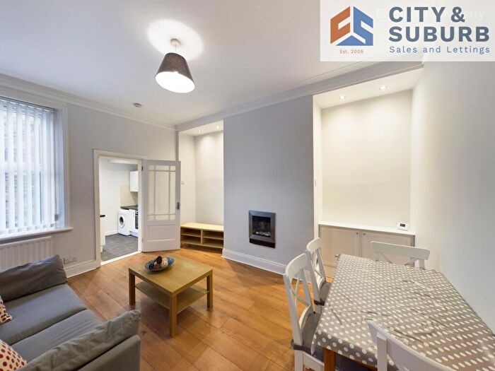 2 Bedroom Flat To Rent In Balmoral Terrace, Heaton, Newcastle Upon Tyne, NE6